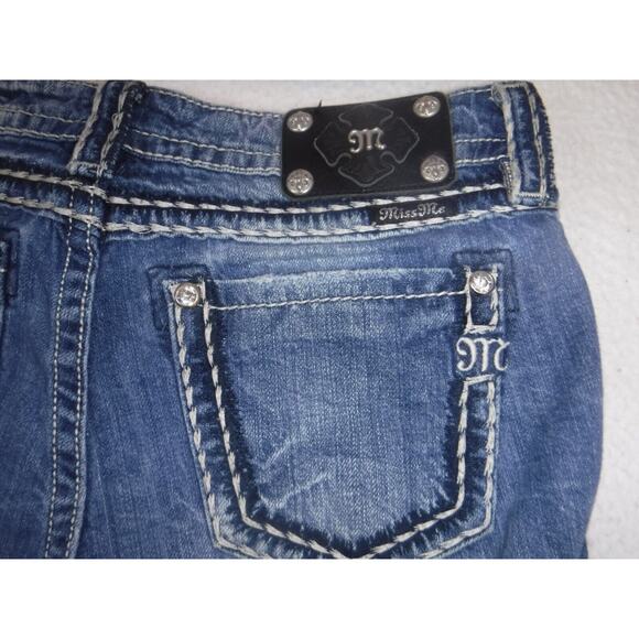 Miss Me JB5014H105‎ Boyfriend Bermuda Shorts Womens 29 Embroidered Distressed - Picture 7 of 12